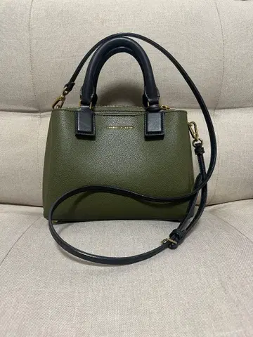 찰스앤키스 올리브 그린 핸드백
