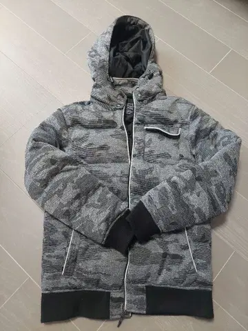 Create Barefoot 카모플라쥬 다운 자켓 L 사이즈