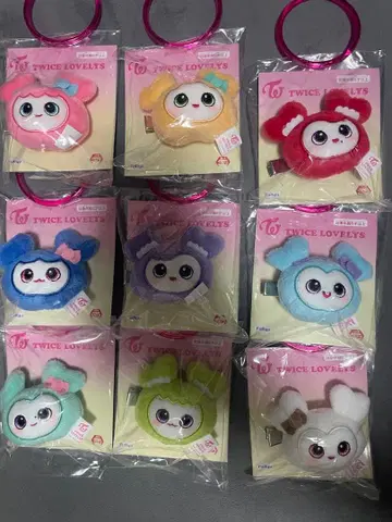 GIGO 한정판 TWICE LOVELYS 봉제 인형 헤어핀 컴프 세트