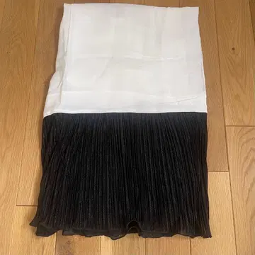 플리츠 밑단 기모노 블랙