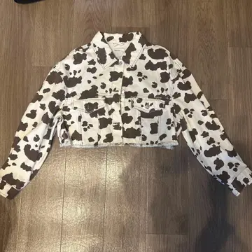Bershka 소 패턴 크롭 자켓 여성용
