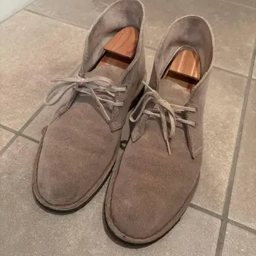 그레이 스웨이드 트 부츠 클락스