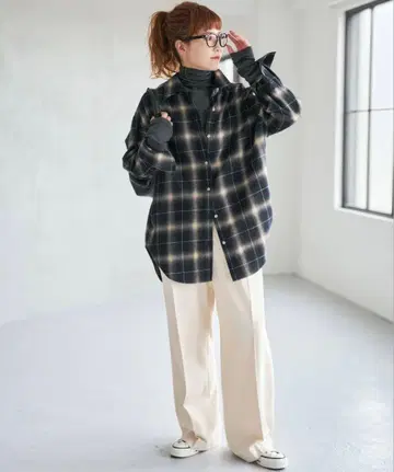 스픽 앤 스팬 메탈 버튼 옴브레 체크 루즈 셔츠