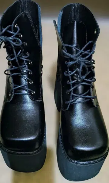 SHEIN 통굽 부츠 블랙