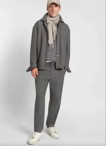 HUGO BOSS 테이퍼드 핏 팬츠 브러쉬드 스트레치