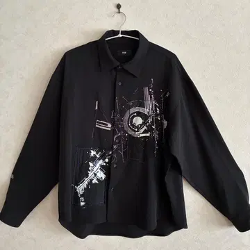 [ 새상품급 ] HARE 블랙 드로잉 모티브 프론트 프린트 셔츠