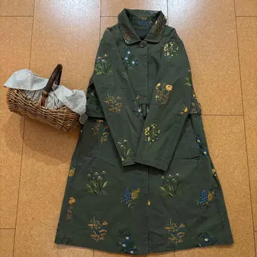 새상품급 VIANTE 초화 자수 코트 코튼 100% 카키 내추럴