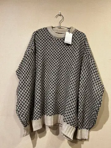 +moment 오버 사이즈 니트 긴팔 택 포함