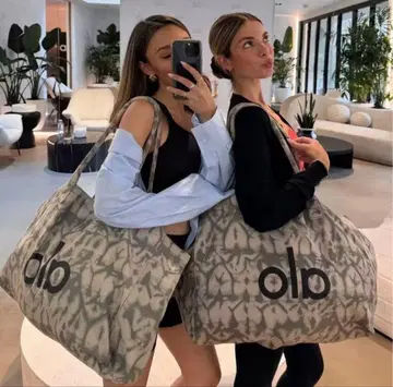 미사용 새상품 애로우 요가 ALO Yoga 토트백 그레이 2개