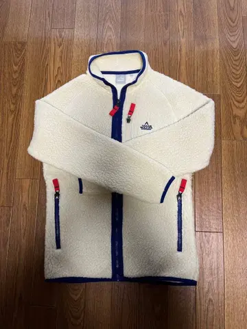 TARAS BOULBA 플리스 자켓 M 사이즈 크림색