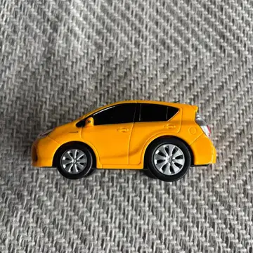 도요타 AQUA 미니카 옐로우 컬러