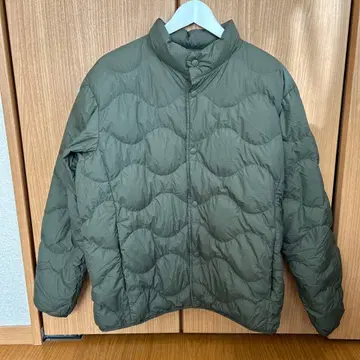 유니클로 울트라 라이트 다운 웨이브 퀼트 자켓 다크 그린