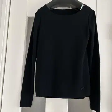 폭시 블랙 긴팔 니트