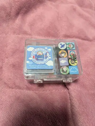 애니메이션 캐릭터 버튼형 피스 세트