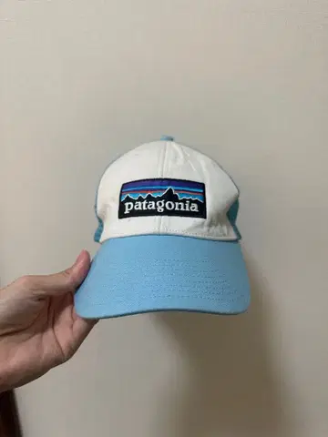 patagonia 메쉬 캡 화이트/블루