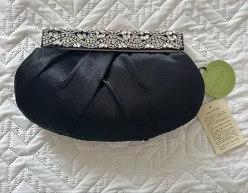 NOCTILUCA 비쥬 새틴 파티 백 새상품