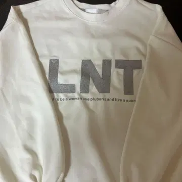 Vin LNT 로고 맨투맨 화이트