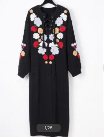 그레이스 콘티넨탈 플라워 자수 케이블 니트 원피스 블랙