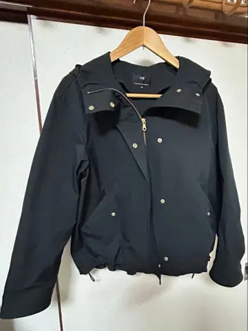 23구 블랙 마운틴 후드티 사이즈 40