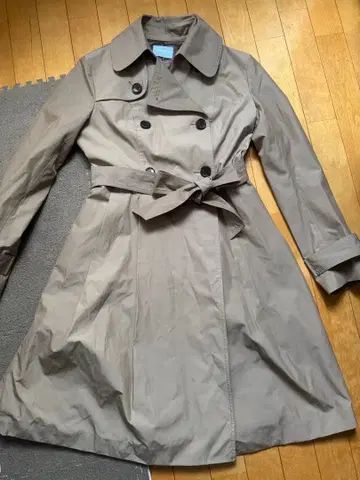 더 슈트 컴퍼니 베이지 트렌치코트 사이즈 40