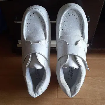 MARIANNU 벨트형 간호사 샌들 22.5cm