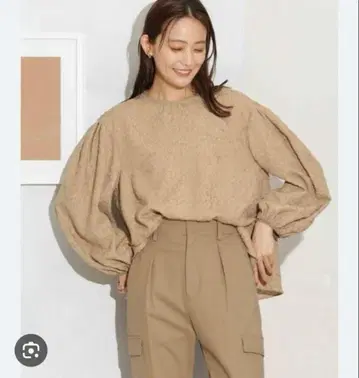 컷 자카드 볼륨 블라우스