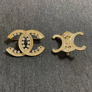 로고 골드 브로치 세트