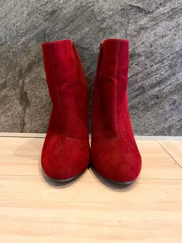 rienda 빨간색 스웨이드 부티 하이힐