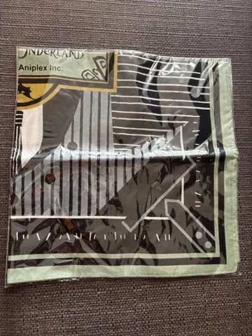 트위스테 레우스 손수건