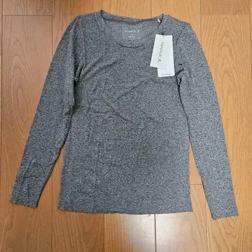 댄스킨 긴팔 티셔츠 미사용