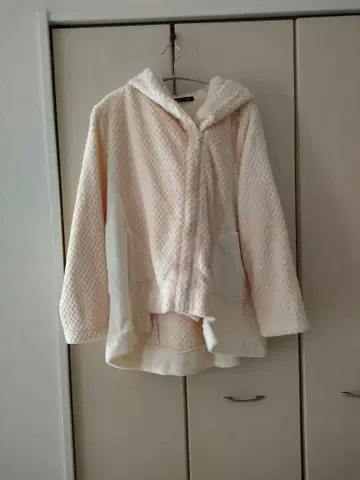 미사용품 아즈노우아즈 오오라카 두바즈 17호 사이즈 복슬복슬 보아 후드티