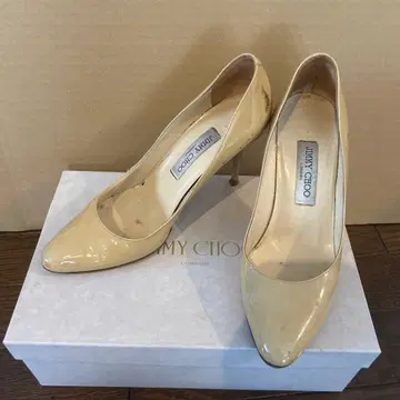 JIMMY CHOO 베이지 에나멜 하이힐