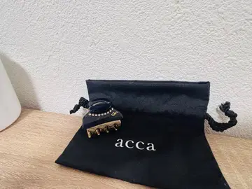 비쥬 장식 네이비 헤어 클립