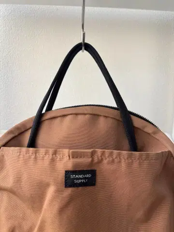 스탠다드 서플라이 백팩