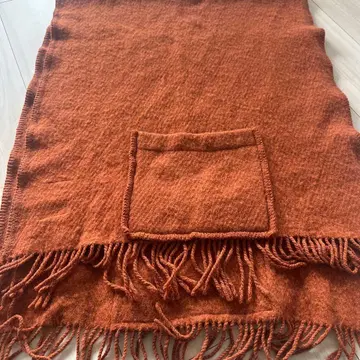 라푸안칸크리 LAPUAN KANKURIT 포켓 숄