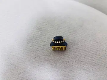 네이비 장식 헤어 클립