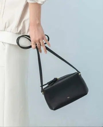 새상품급 Tov CONNIE 숄더백 블랙