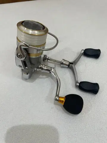 다이와 REVROS MX 2506 스피닝 릴