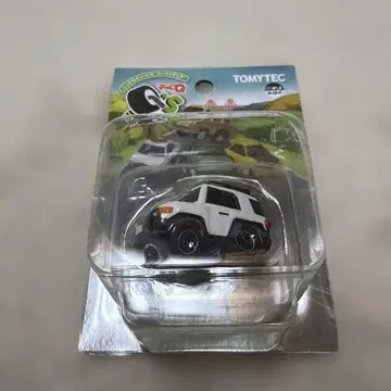 도요타 FJ 크루저 화이트 쵸로Q Q's