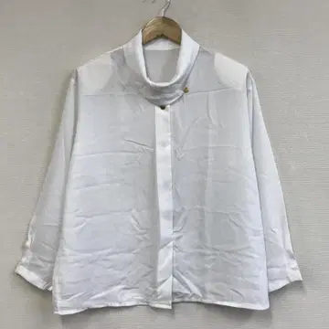 C1111A09 [노브랜드] 어깨 패드 블라우스