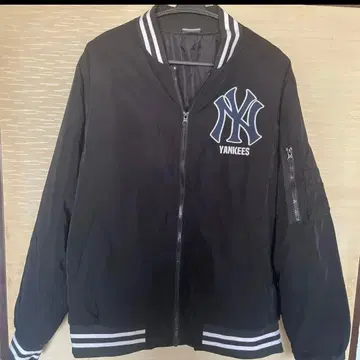 Yankees 블랙 바시티 자켓