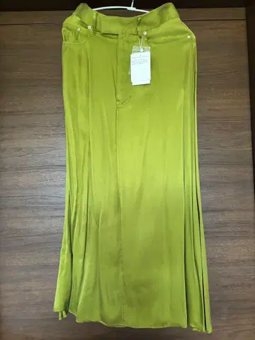 새틴풍 그린 롱 스커트 택 포함