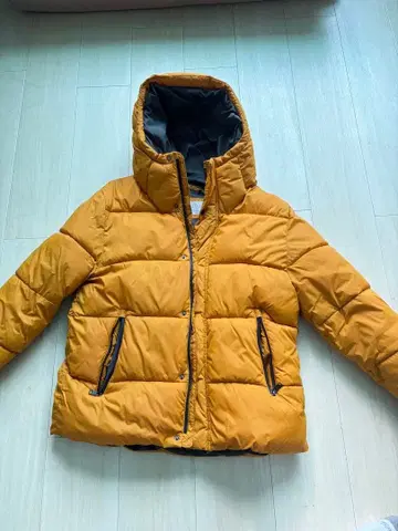 ZARA 후드 부착 다운 자켓