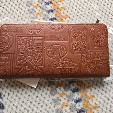 브라운 가죽 엠보싱 장지갑