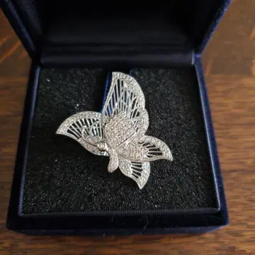 쥬얼리 츠츠미 나비 브로치