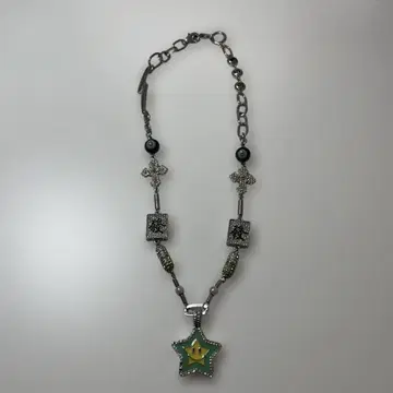 메종 에메랄드 목걸이