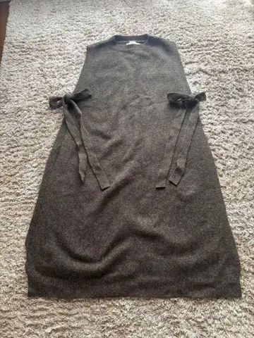 차콜 슬리브리스 니트 원피스 프리 사이즈