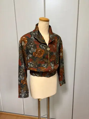 꽃무늬 크롭 자켓