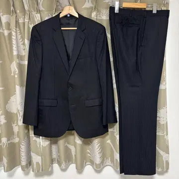새상품급 블랙 스트라이프 수트 세트