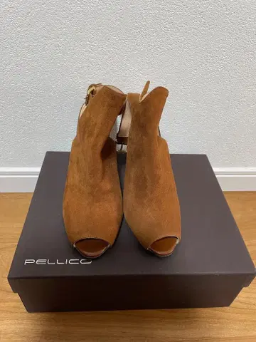 PELLICO 브라운 오픈토 부티